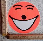 Vintage sticker Neon oranje gezicht lachebekje smiley, Verzamelen, Stickers, Overige typen, Ophalen of Verzenden, Zo goed als nieuw