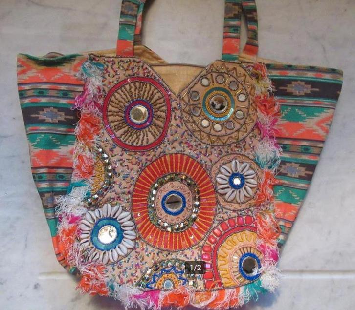 Ornella rijk bewerkte tas, nieuw met label, Sieraden, Tassen en Uiterlijk, Tassen | Damestassen, Nieuw, Shopper, Rood, Ophalen of Verzenden