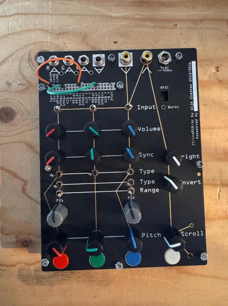 Gijs Gieskes 3TrinsRGB+1 - Video Glitch / Video Synthesizer, Audio, Tv en Foto, Professionele Audio-, Tv- en Video-apparatuur