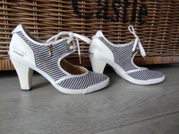 Le Coq Sportif Juan Les Pins Pumps Maat 38 >Snelle Verzendin beschikbaar voor biedingen