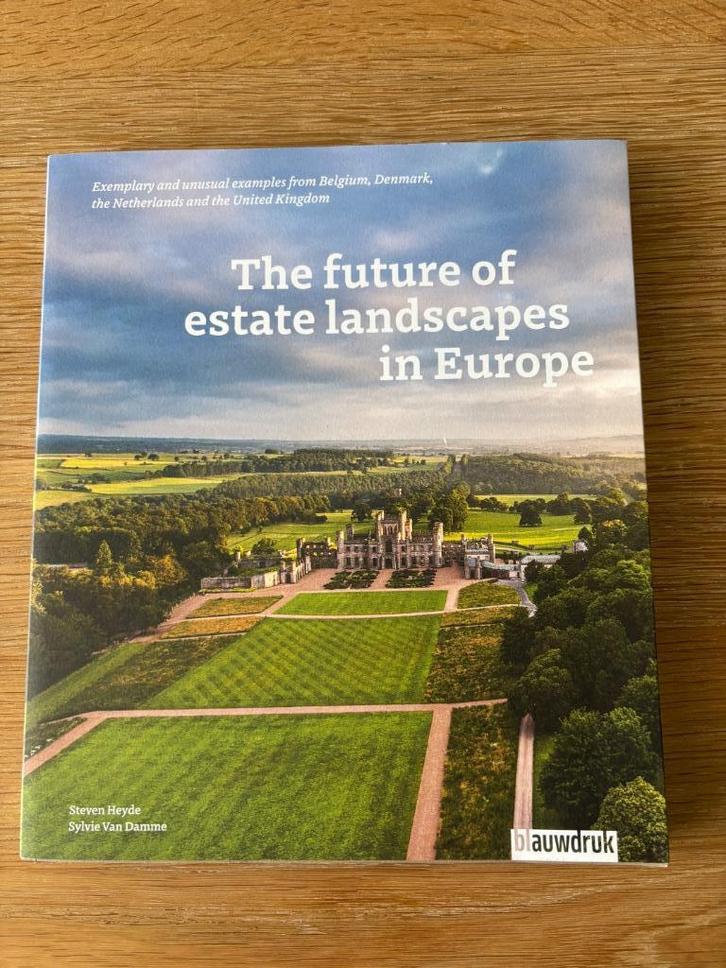 THE FUTURE OF ESTATE LANDSCAPES IN EUROPE, Boeken, Kunst en Cultuur | Architectuur, Zo goed als nieuw, Architecten, Ophalen of Verzenden