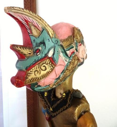 Indonesië, Java: antieke handgemaakte Wayang Golek stokpop, Antiek en Kunst, Kunst | Niet-Westerse kunst, Verzenden