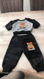 Pakje Moschino maat 68/74, Kinderen en Baby's, Babykleding | Maat 68, Moschino, Ophalen of Verzenden, Zo goed als nieuw, Pakje