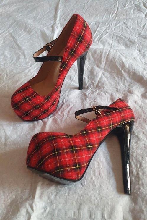 Sexy kinky high heels hoge hakken. Maat 39 en 40, Kleding | Dames, Schoenen, Zo goed als nieuw, Schoenen met hoge hakken, Zwart