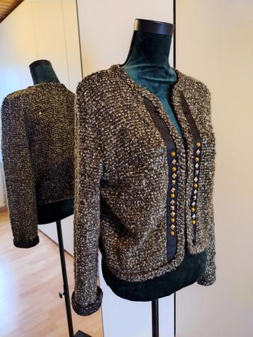 Te koop aangeboden: Kort model dames jasje  beschikbaar voor biedingen