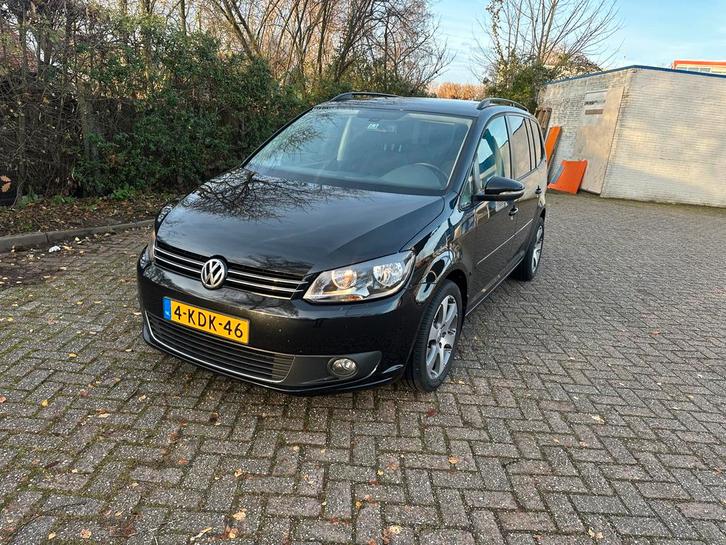 Cross Touran 1.4 TSI 103KW Dsg7 2011 Zwart, Auto's, Volkswagen, Particulier, Te koop, Touran, ABS, Airbags, Airconditioning, Bluetooth