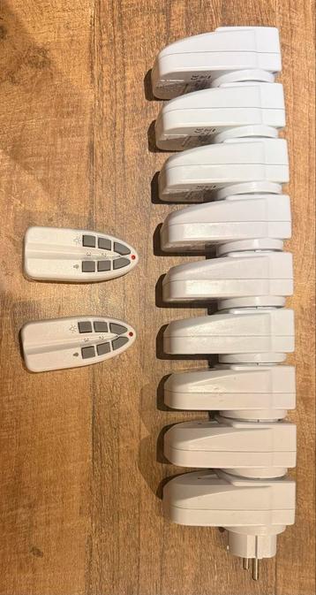 9 Draadloze Lampschakelaars + 2 Afstandsbedieningen beschikbaar voor biedingen