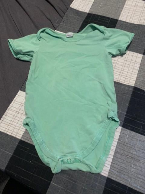 Groene romper van de Wibra. Maat 86, Nacht- of Onderkleding, Ophalen of Verzenden, Zo goed als nieuw, Jongetje
