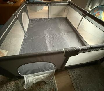 Playpen 180 x 150 beschikbaar voor biedingen
