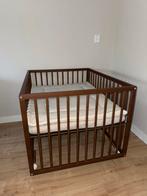 Walnoot box baby (nooit gebruikt), Kinderen en Baby's, Boxen, Ophalen, Zo goed als nieuw, Wieltjes