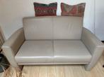 Gratis ophalen! Leren bank - 150 cm breed taupe, Ophalen, Gebruikt, 150 tot 200 cm, Tweepersoons