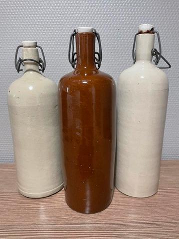Vintage Franse steengoed beugelflessen met dop | 1900-1950 beschikbaar voor biedingen