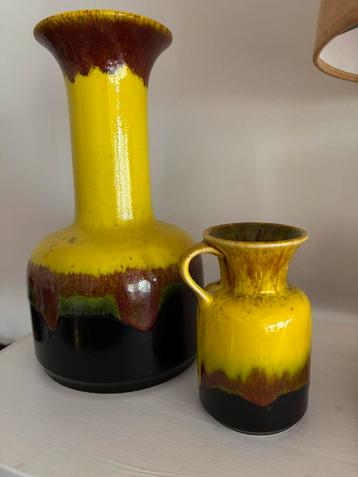 Te koop 2 gele Jasba vazen, als set. West-Germany keramiek. beschikbaar voor biedingen