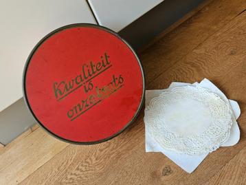 Vintage snoep blik Lonka beschikbaar voor biedingen