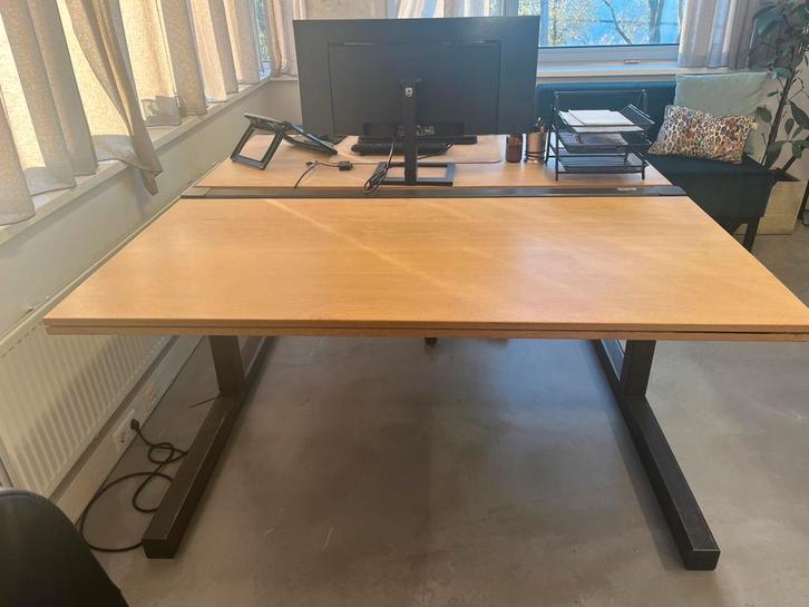 Bureau’s GRATIS 4 persoonsset nog beschikbaar, Huis en Inrichting, Bureaus, Zo goed als nieuw, Ophalen