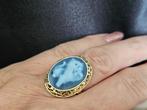 Gouden Vintage ring met edelsteen poes camee. 2025/362., 18 tot 19, Blauw, ., Ophalen of Verzenden