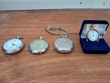 Diversen antieke zakhorloge beschikbaar voor biedingen
