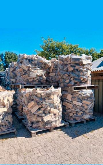 Haardhout te koop beschikbaar voor biedingen
