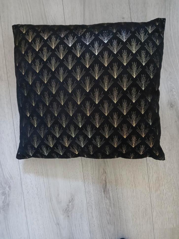 Zwart Kussen met Gouden Art Deco Design, Huis en Inrichting, Woonaccessoires | Kussens, Gebruikt, Zwart, Rechthoekig, Ophalen of Verzenden