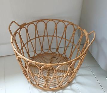 Grote Rotan Mand, (Snidad) beschikbaar voor biedingen