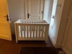 TWF babybed wit – inclusief matras – goede staat – € 30, Huis en Inrichting, Slaapkamer | Bedden, Ophalen, Eenpersoons, Wit, Zo goed als nieuw