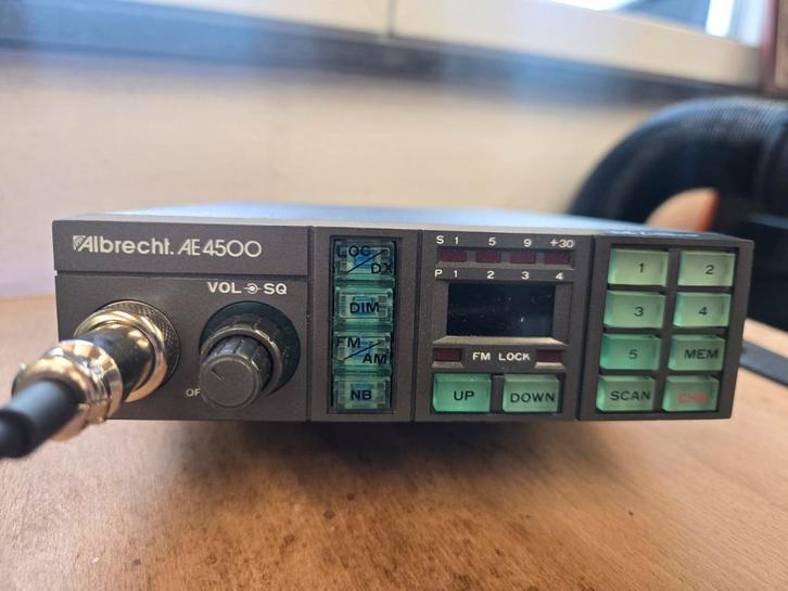 Albrecht AE4500 zendbak - Nieuwstaat in Doos!, Telecommunicatie, Zenders en Ontvangers, Zo goed als nieuw, Zender en Ontvanger