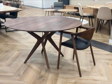 Artisan lakri 140cm notenhout beschikbaar voor biedingen