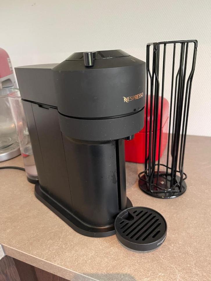 De'Longhi Nespresso Vertuo Next incl. cupshouder, Witgoed en Apparatuur, Koffiezetapparaten, Gebruikt, Koffiepads en cups, Koffiemachine