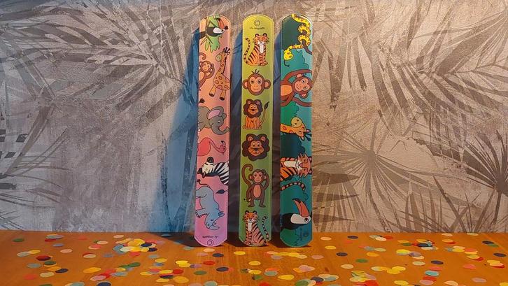 Klaparmbandjes Jungle Dieren - traktatie uitdeel cadeautjes, Hobby en Vrije tijd, Feestartikelen, Nieuw, Feestartikel, Verjaardag