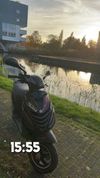 Piaggio zip 80cc, Fietsen en Brommers, Scooters | Piaggio, Ophalen, Zo goed als nieuw, Benzine, Zip