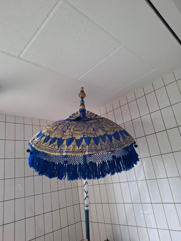 Hand gemaakt parasol  beschikbaar voor biedingen