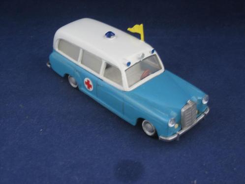 Tekno Denmark  Mercedes-Benz 220S Ambulance/IZGS!!, Hobby en Vrije tijd, Modelauto's | 1:50, Zo goed als nieuw, Auto, Tekno, Verzenden