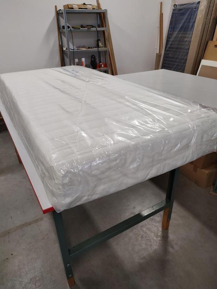 Laatste: Luxe 7 zone pocketmatras, 2 kanten latex 90x200x23, Huis en Inrichting, Slaapkamer | Matrassen en Bedbodems, Nieuw, Matras