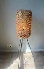 Vloerlamp Kwantum - Zo goed als nieuw, Huis en Inrichting, Ophalen of Verzenden, Zo goed als nieuw, Hout, 100 tot 150 cm