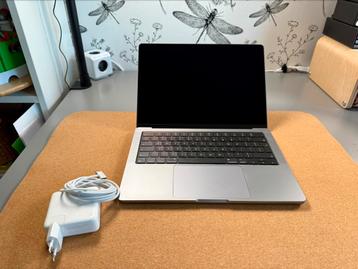 MacBook Pro 14” 2021 M1 Pro 32GB RAM 512GB beschikbaar voor biedingen