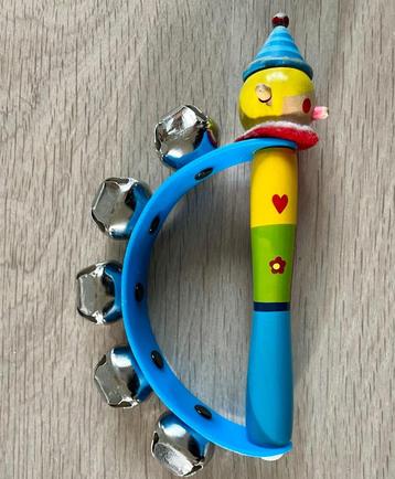 houten rammelaar beschikbaar voor biedingen