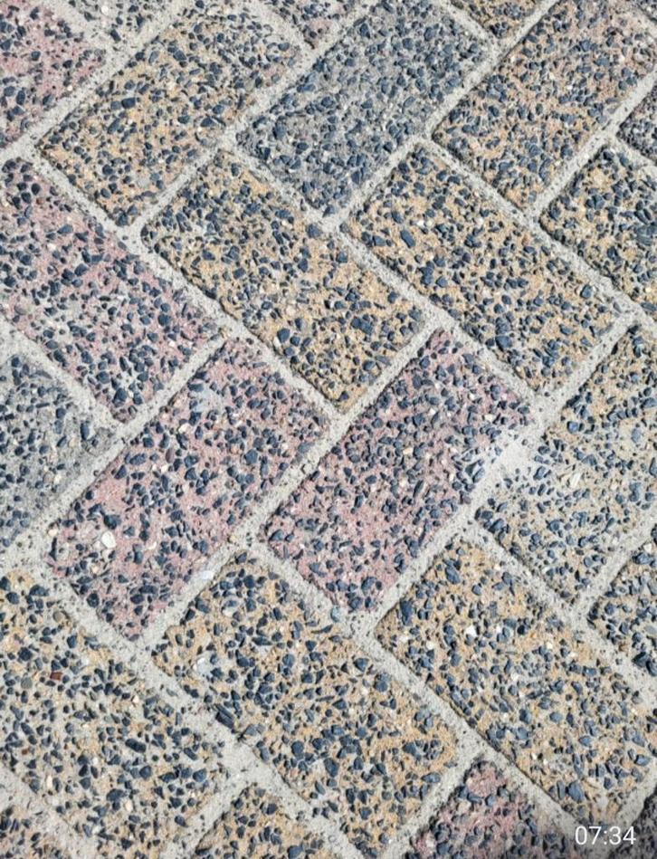 Aangeboden mooie partij gekleurde betonklinkers!!, Tuin en Terras, Tegels en Klinkers, Zo goed als nieuw, Klinkers, Beton, Ophalen of Verzenden