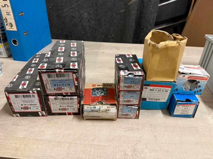 partij bouten moeren m8 m10x50 koppelmoer, Doe-het-zelf en Verbouw, IJzerwaren en Bevestigingsmiddelen, Nieuw, Bouten of Moeren