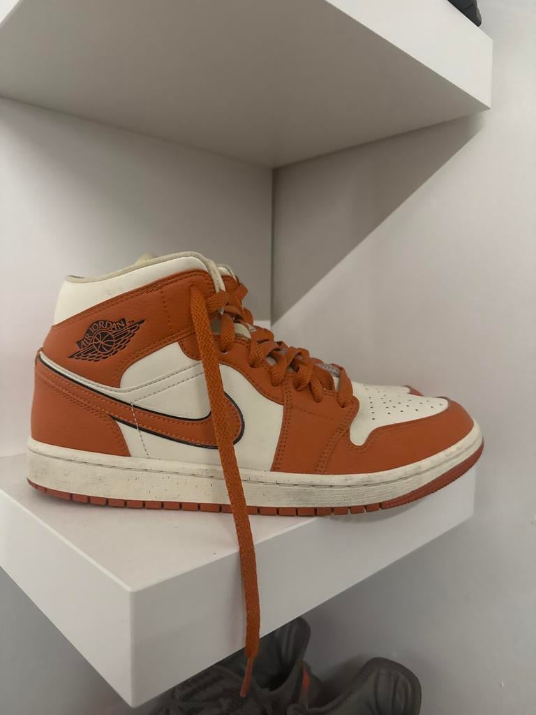 Nike Air Jordan 1 - Oranje/Wit, Ophalen, Zo goed als nieuw, Overige kleuren, Sneakers of Gympen