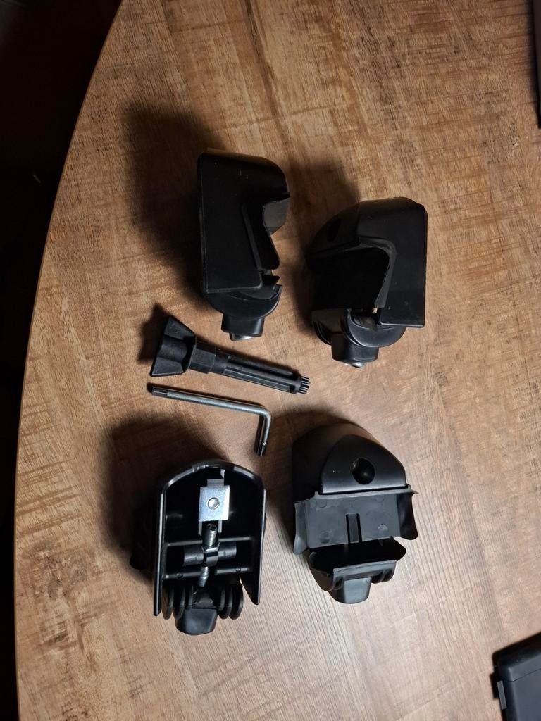 Farad Voeten Set voor Imperiaal / Dakrails, Ophalen, Gebruikt, Universele onderdelen