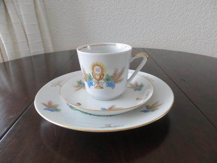 Desineetje Eerste H. Communie "KAHLA KOITZ" Etsy Nederland, Verzamelen, Religie, Zo goed als nieuw, Christendom | Katholiek, Ophalen of Verzenden