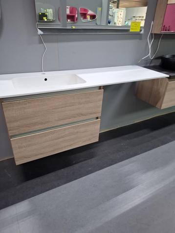 Badmeubel 160 x 51 cm beschikbaar voor biedingen