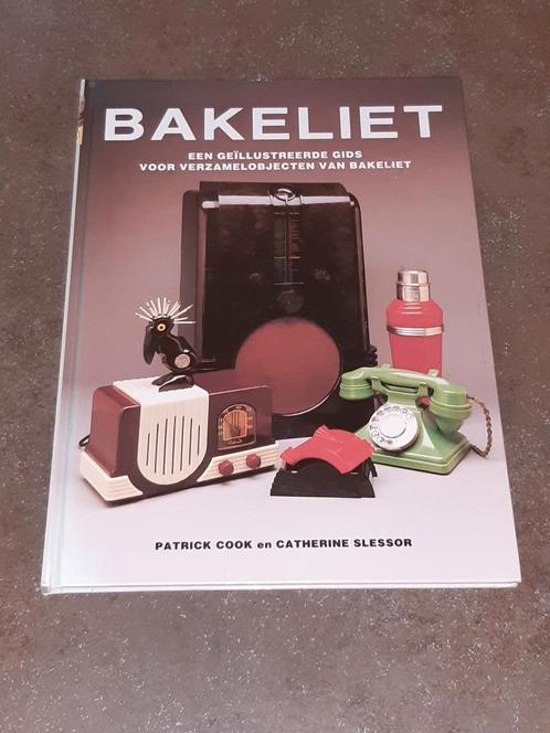 Bakeliet gids P. Cock, Boeken, Overige Boeken, Zo goed als nieuw, Ophalen of Verzenden