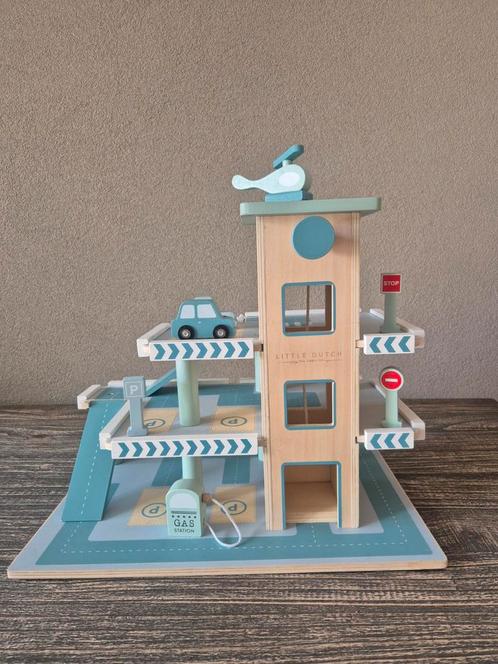 Little dutch garage, Kinderen en Baby's, Speelgoed | Houten speelgoed, Zo goed als nieuw, Overige typen, Ophalen