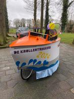 Carnavals bootje op driewieler fiets te koop, Hobby en Vrije tijd, Overige Hobby en Vrije tijd, Carnaval optocht, Gebruikt, Ophalen