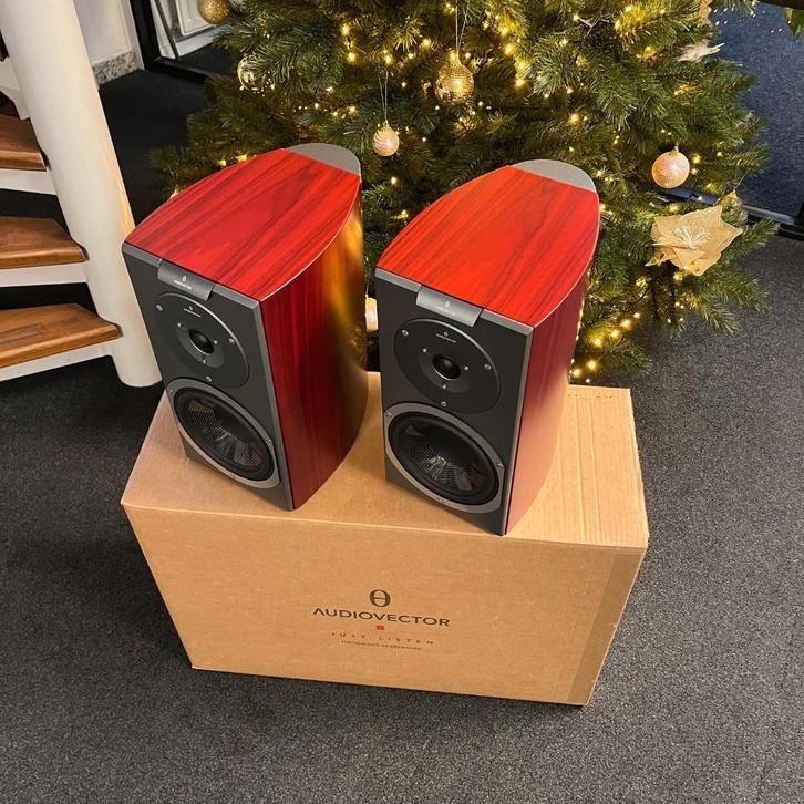 Audiovector R1 Signature Rosewood speakerset (occasion), Audio, Tv en Foto, Luidsprekers, Zo goed als nieuw, Front, Rear of Stereo speakers