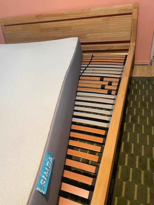 Tweepersoons houten bed met Simba matras, Huis en Inrichting, Slaapkamer | Bedden, Zo goed als nieuw, Tweepersoons, 160 cm, 200 cm