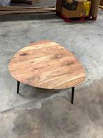 Hoyz Collection - Salontafel Driehoek Organisch - Acaciahout, Huis en Inrichting, 100 tot 150 cm, Tot twee personen, 50 tot 100 cm