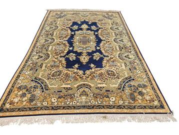 Tapijt beschikbaar voor biedingen