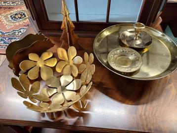 Diverse koperen voorwerpen beschikbaar voor biedingen